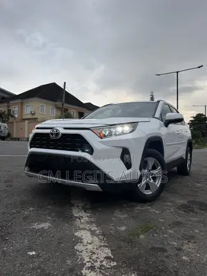 Toyota RAV4 XLE AWD 2020 White