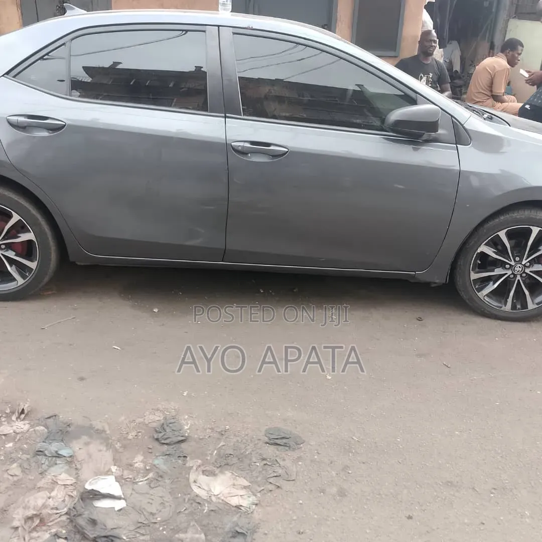 Toyota Corolla 2015 Gray