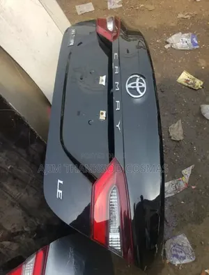 Boot Toyota Camry 2018/2020 Se