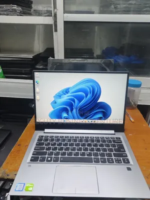 Laptop Lenovo V720 8GB Intel Core i5 SSD 256GB