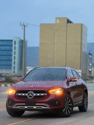 Mercedes-Benz GLA-Class 2021 Red