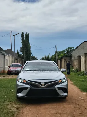 Toyota Camry 2019 Silver