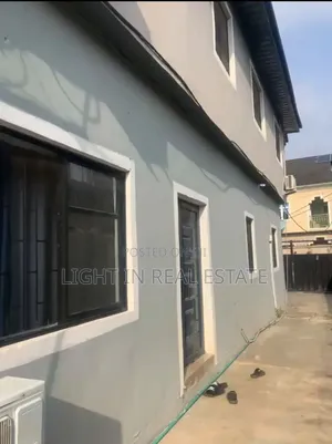 8bdrm Block of Flats in Oke-Ira / Ogba for sale