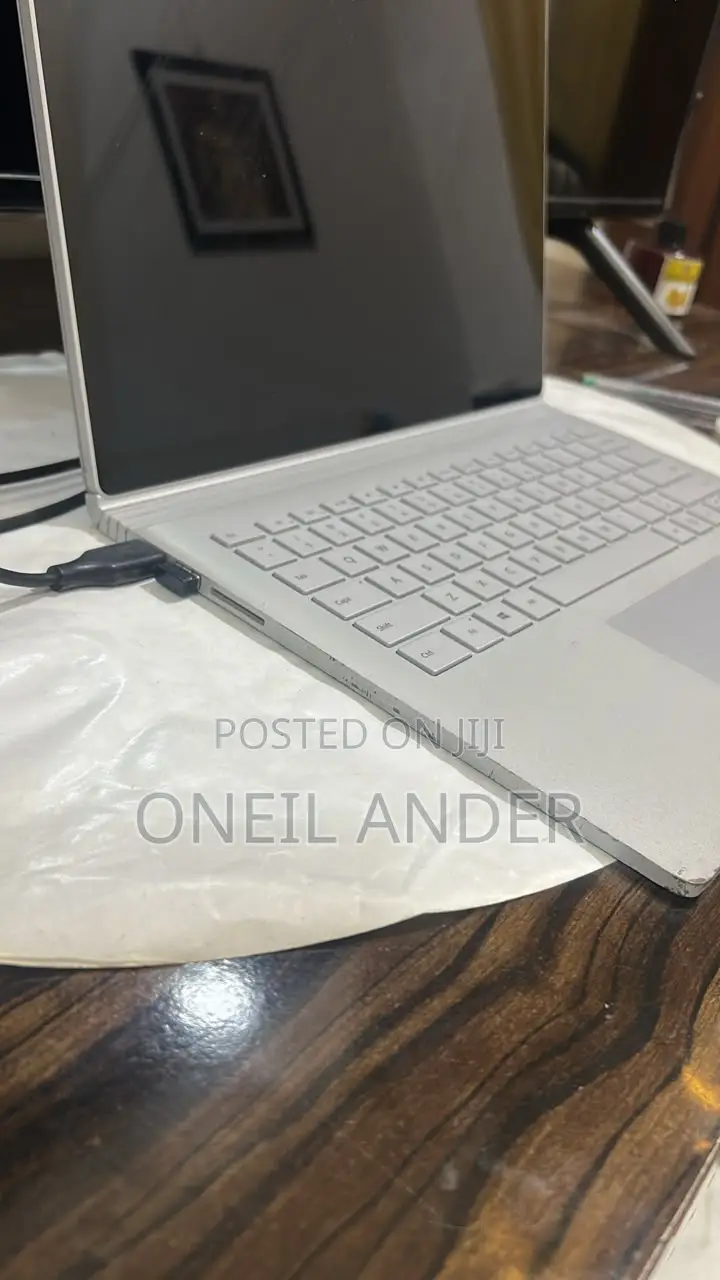 Laptop Microsoft Surface Book 3 8GB Intel Core i5 SSD 128GB