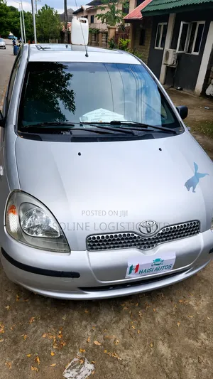 Toyota Yaris 2012 Silver