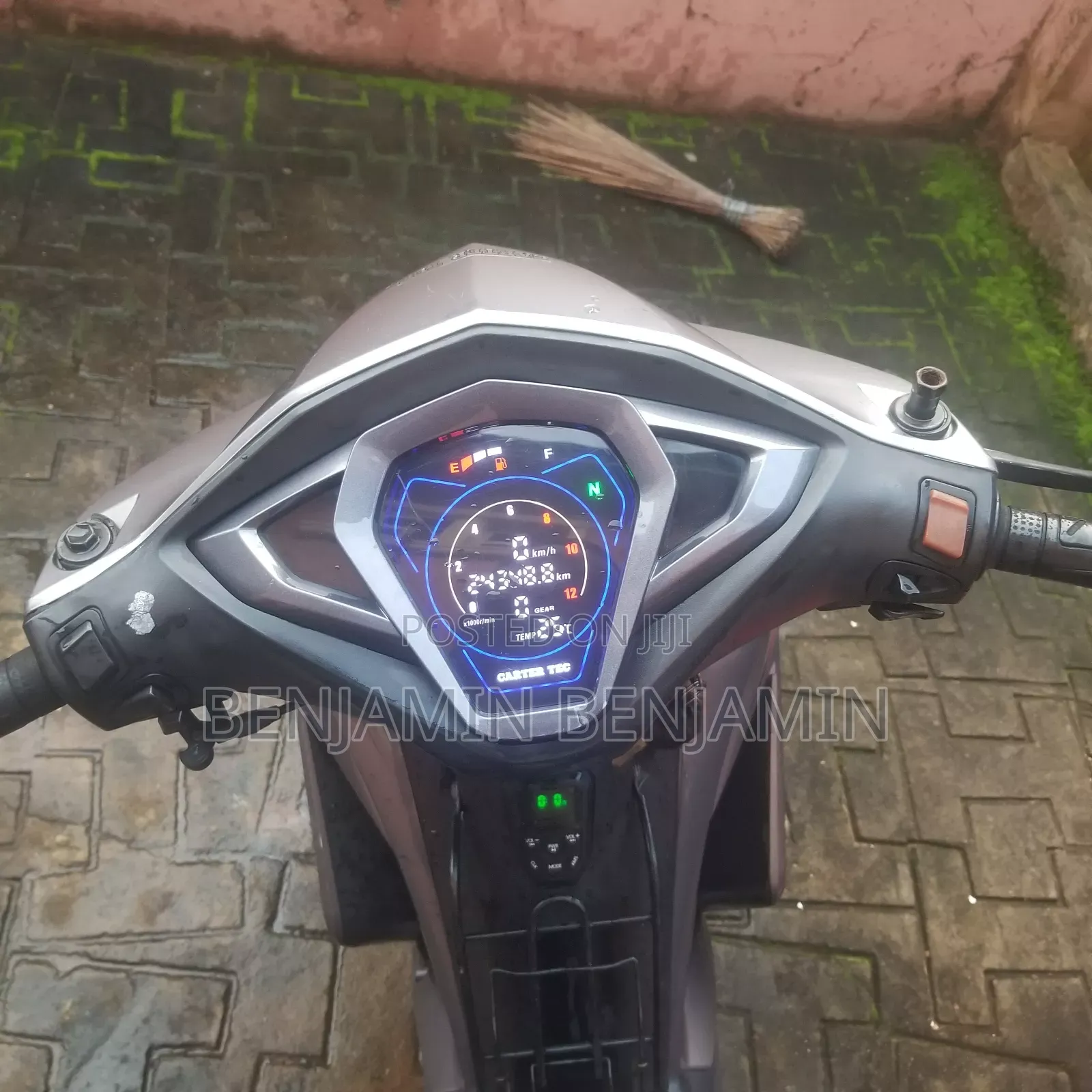 Honda 2023 Gray