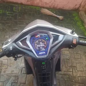 Honda 2023 Gray