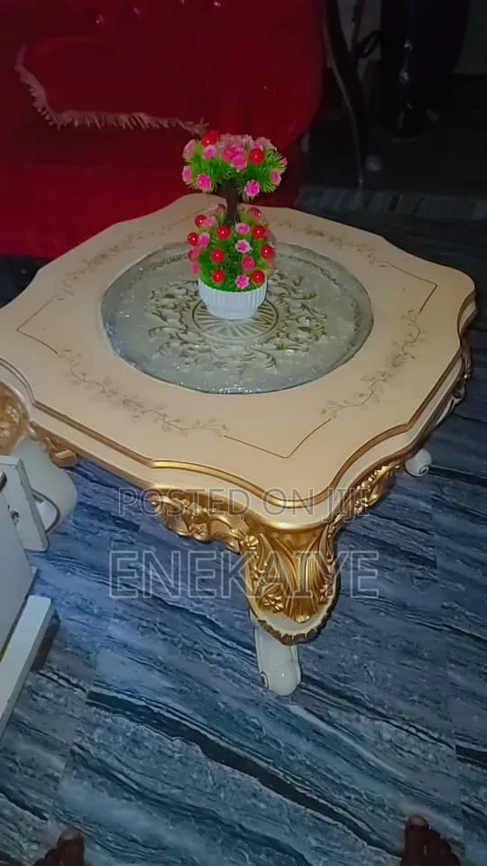Royal Center Table