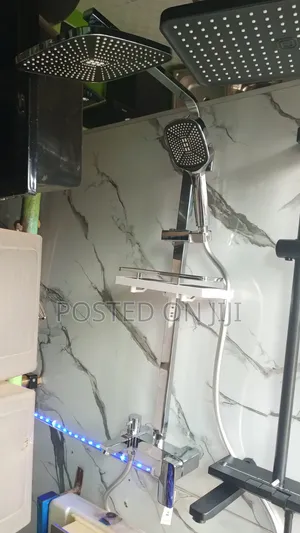 Mmaat Standing Shower