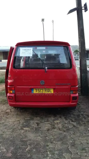 Volkswagen Transporter 2012 Red