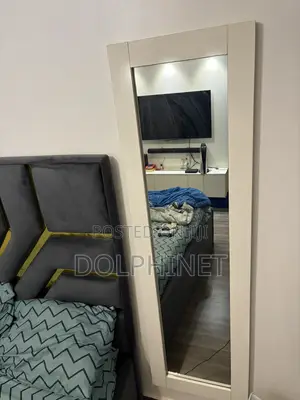 4.5/6ft Bed Frame + Mirror