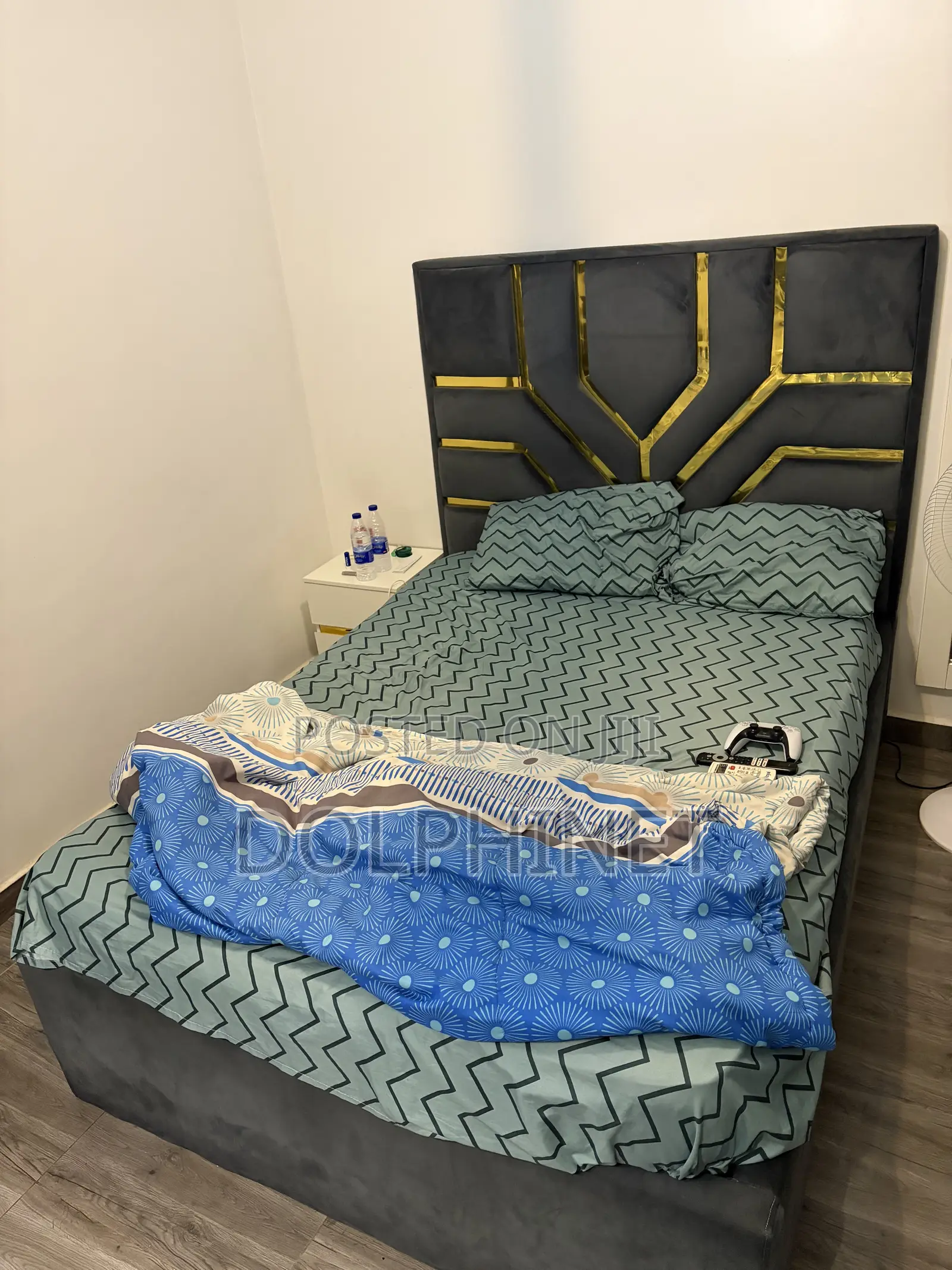 4.5/6ft Bed Frame + Mirror