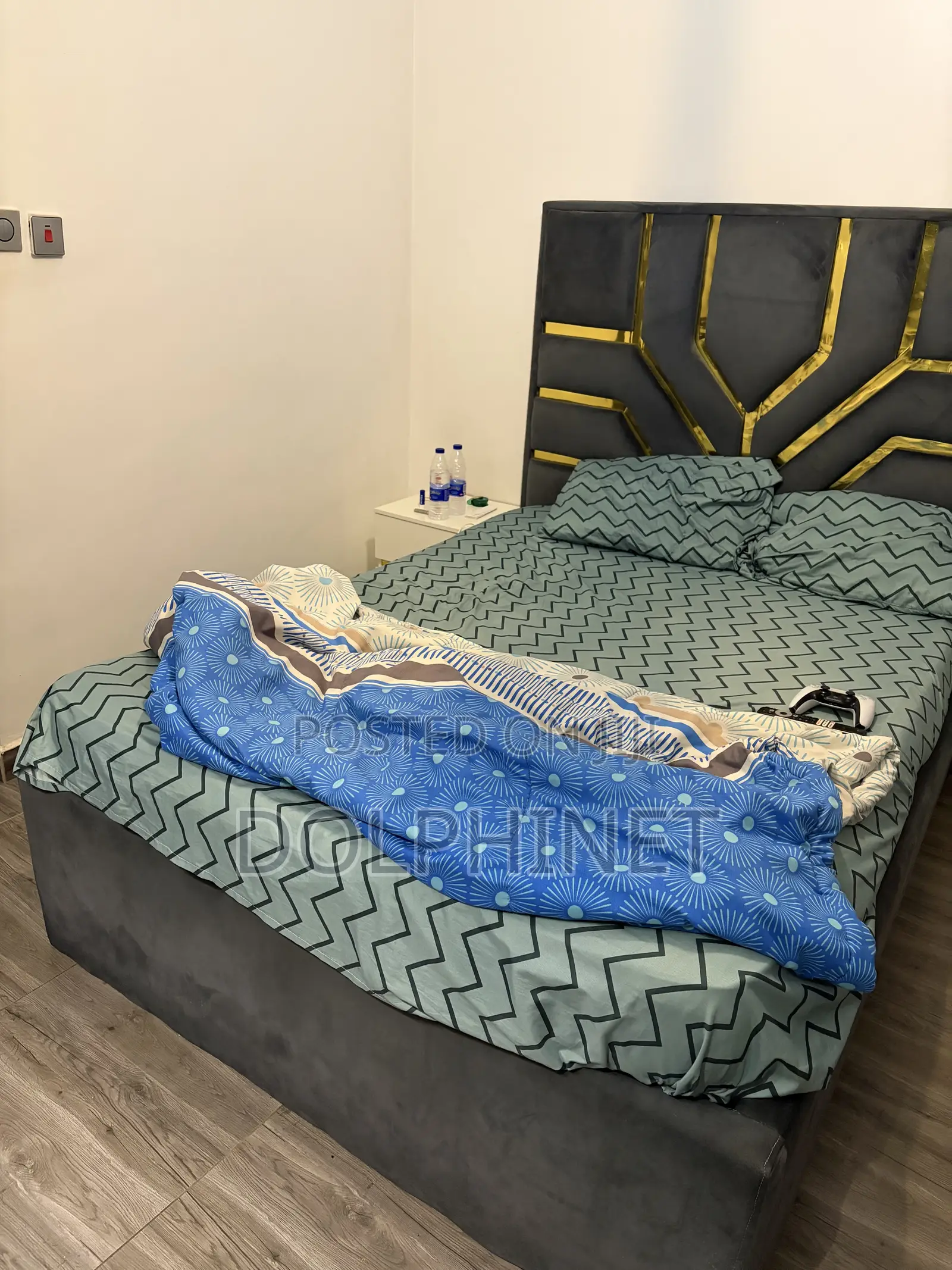 4.5/6ft Bed Frame + Mirror