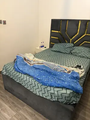 4.5/6ft Bed Frame + Mirror