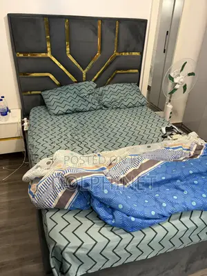 4.5/6ft Bed Frame + Mirror