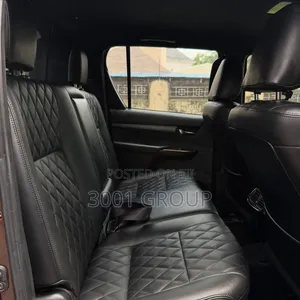 Toyota Hilux 2021 Brown