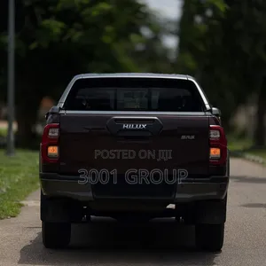 Toyota Hilux 2021 Brown