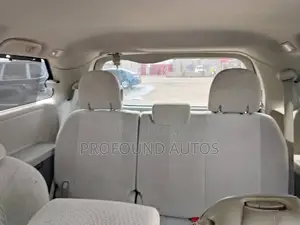 Toyota Sienna LE 8 Passenger 2011 Pearl