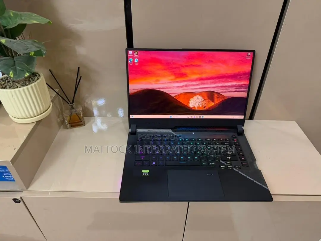 Laptop Asus ROG Strix SCAR 15 16GB Intel Core i7 SSD 1T