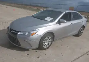 Toyota Camry LE 4dr Sedan (2.5L 4cyl 6A) 2015 Silver