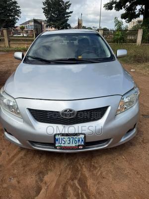 Toyota Corolla LE 4dr Sedan (1.8L 4cyl 4A) 2010 Silver