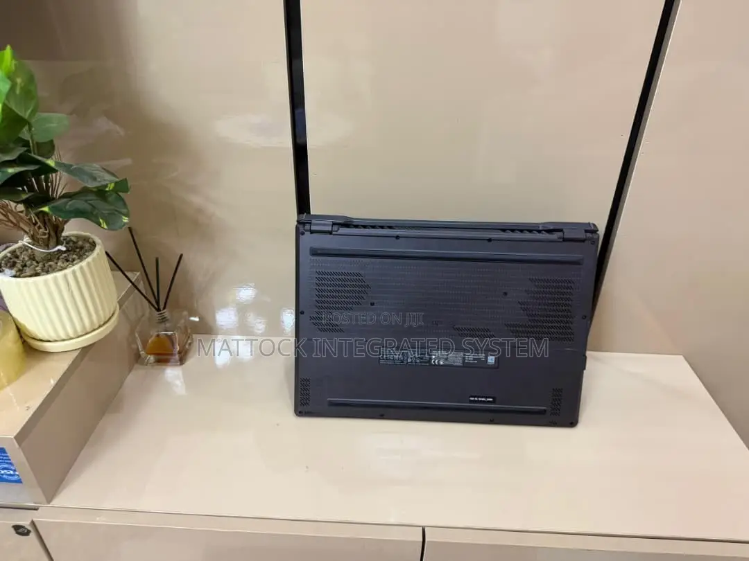 Laptop Asus ROG Zephyrus M16 16GB Intel Core i7 SSD 512GB