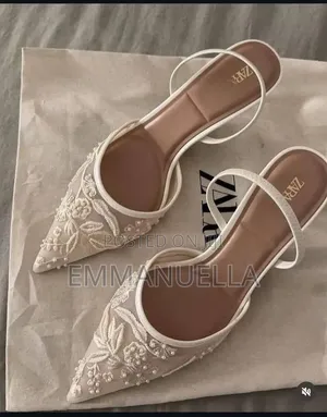Floral Embroidery Pointed-Toe Mules