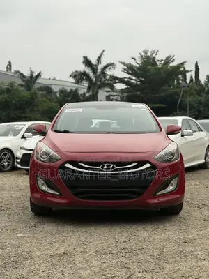 Hyundai Elantra 2012 Red