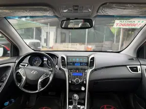Hyundai Elantra 2012 Red