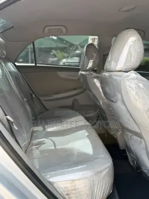 Toyota Corolla 2010 Silver