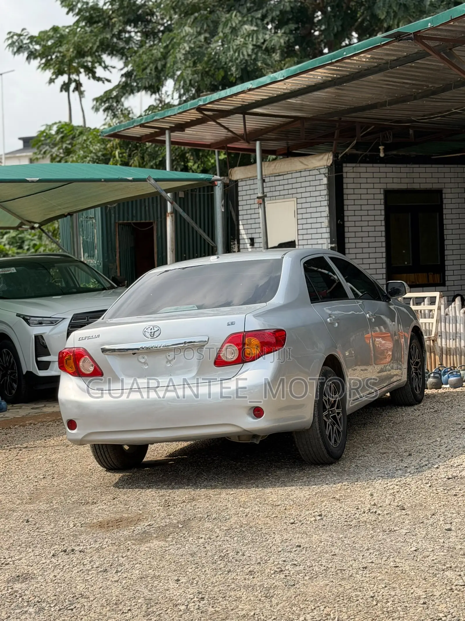 Toyota Corolla 2010 Silver