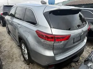 Toyota Highlander 2015 Silver