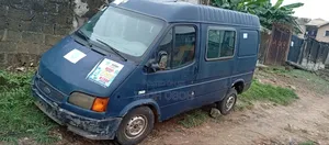 Ford Transit 2000 Blue