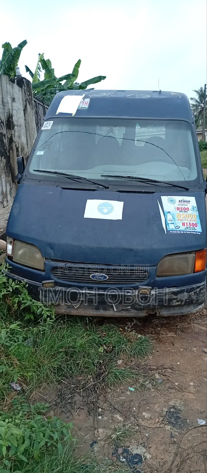 Ford Transit 2000 Blue