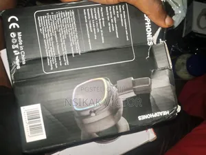 Bluetoothl Headphones With 80 HRS