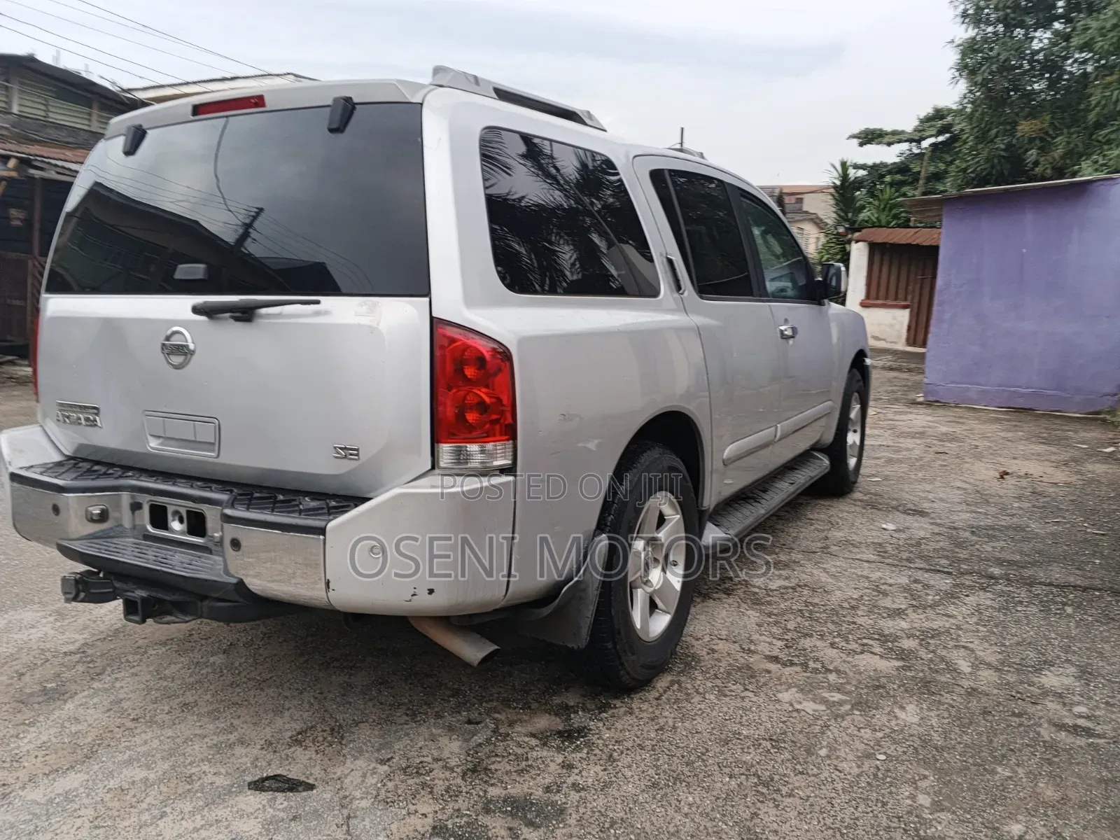 Nissan Armada 2004 Silver