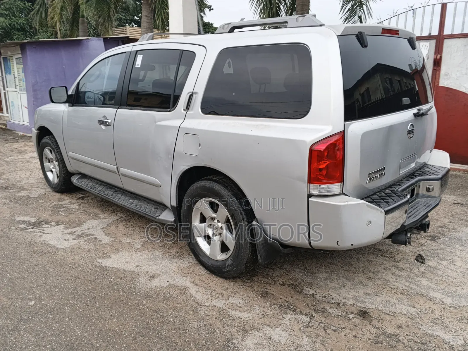 Nissan Armada 2004 Silver