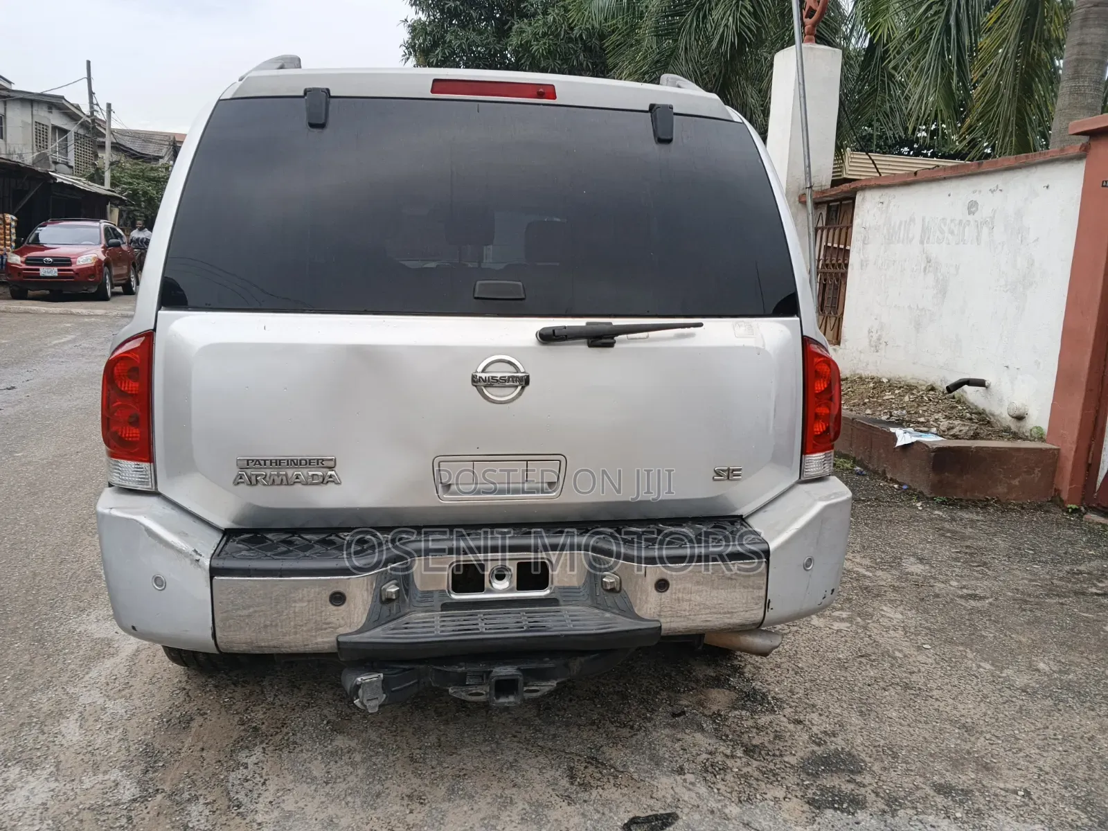 Nissan Armada 2004 Silver