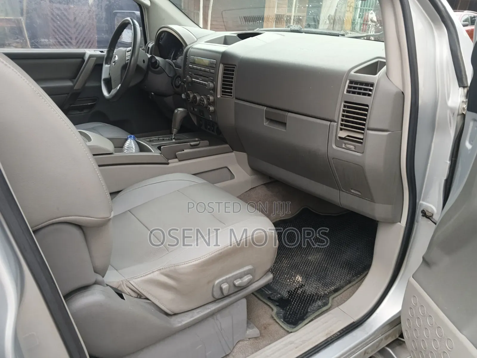 Nissan Armada 2004 Silver