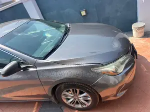 Toyota Camry XSE 4dr Sedan (2.5l 4cyl 6A) 2016 Brown