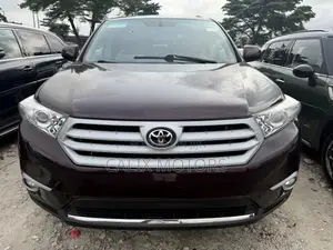 Toyota Highlander 2013 Burgundy