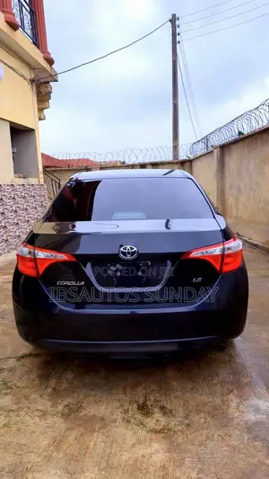 Toyota Corolla LE Premium 4dr Sedan (1.8L 4cyl CVT) 2015 Black