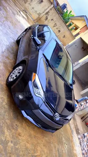 Toyota Corolla LE Premium 4dr Sedan (1.8L 4cyl CVT) 2015 Black