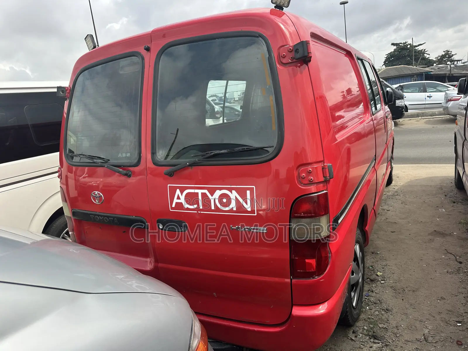 Toyota HiAce 2008 Red