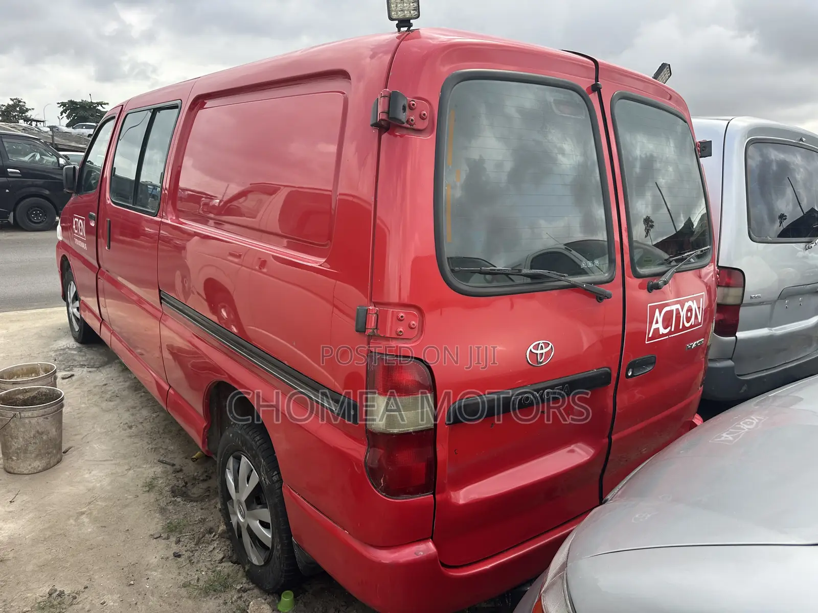 Toyota HiAce 2008 Red