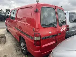 Toyota HiAce 2008 Red