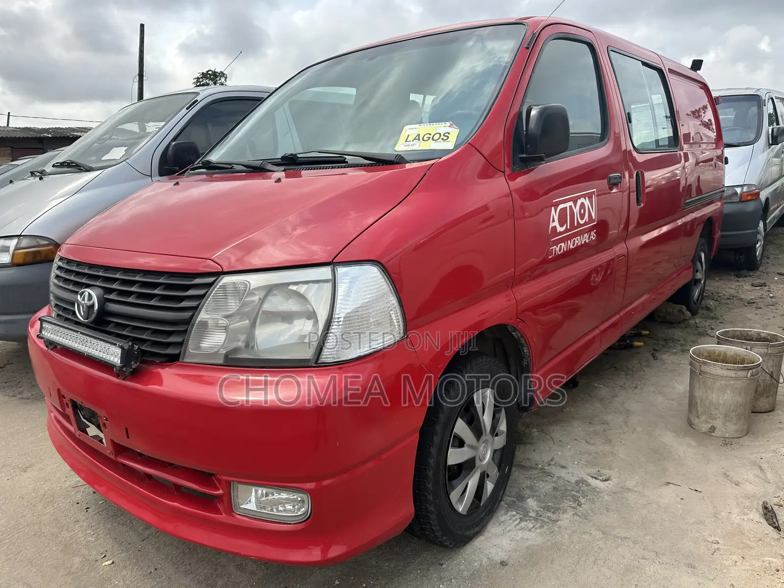 Toyota HiAce 2008 Red