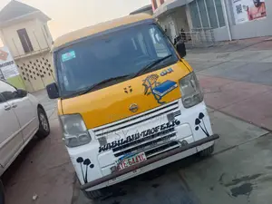 Suzuki Van 2003 Yellow