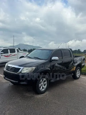 Toyota Hilux 2014 Black