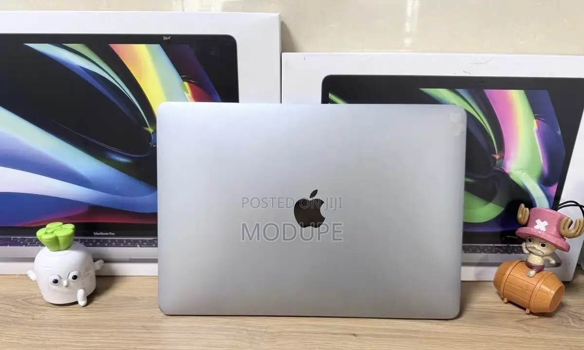 Laptop Apple MacBook Pro 2022 M2 8GB Apple M2 SSD 512GB